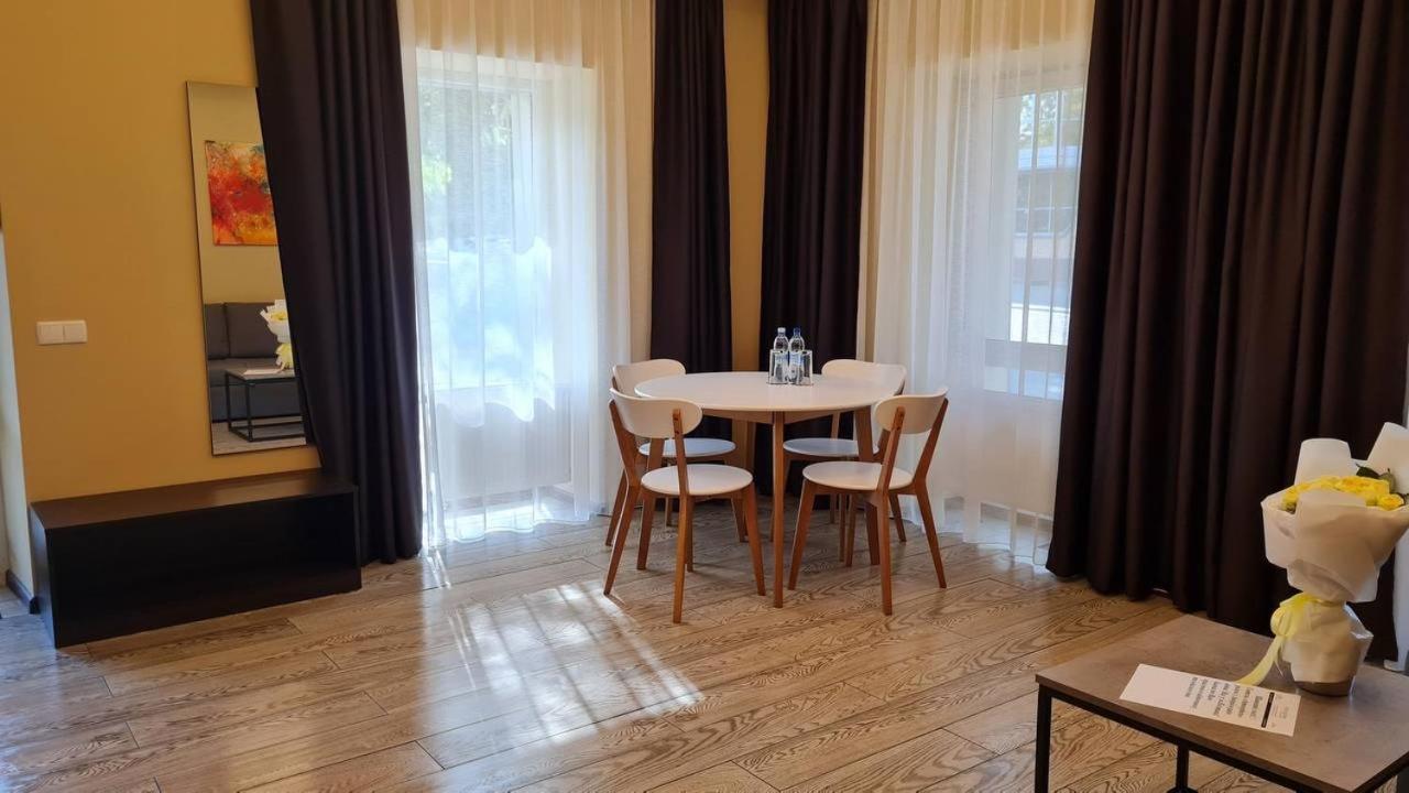 Hotel Atmosphere Полтава Екстериор снимка