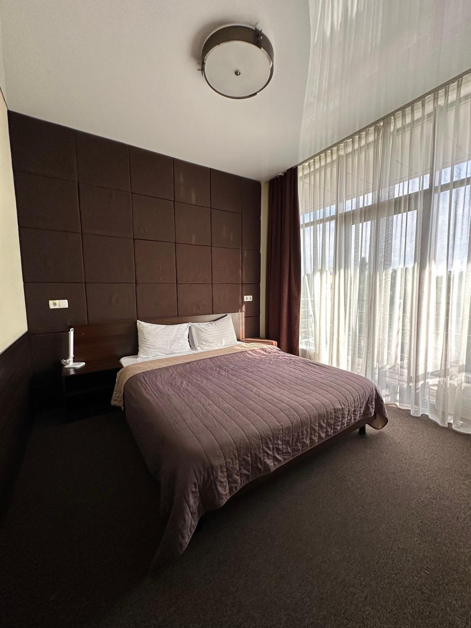 Hotel Atmosphere Полтава Екстериор снимка