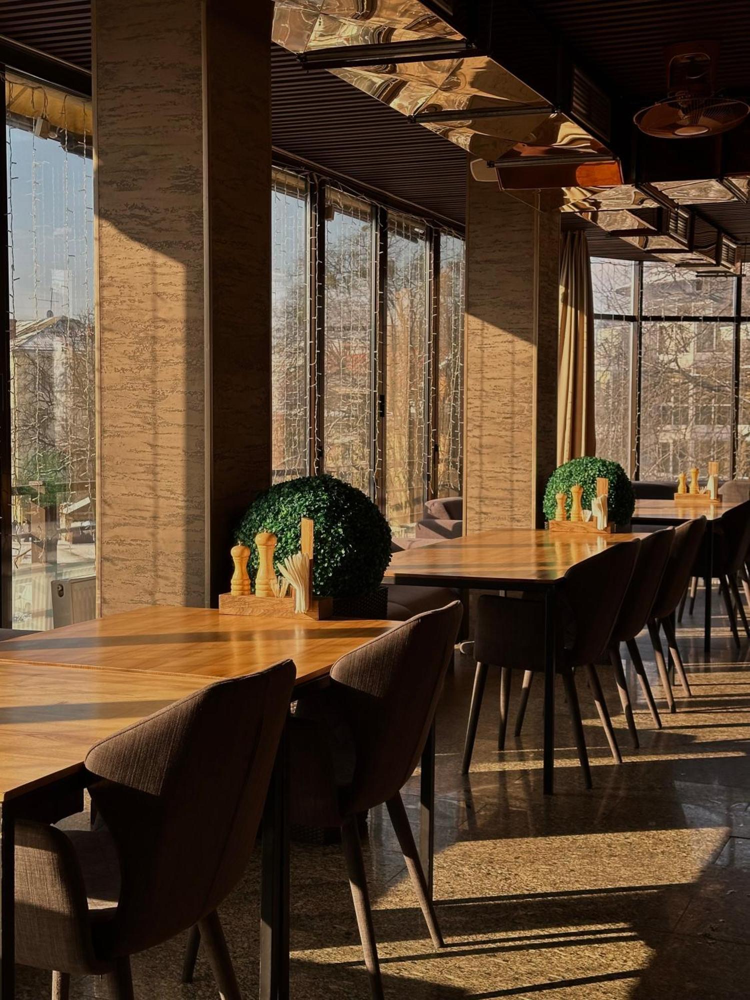 Hotel Atmosphere Полтава Екстериор снимка