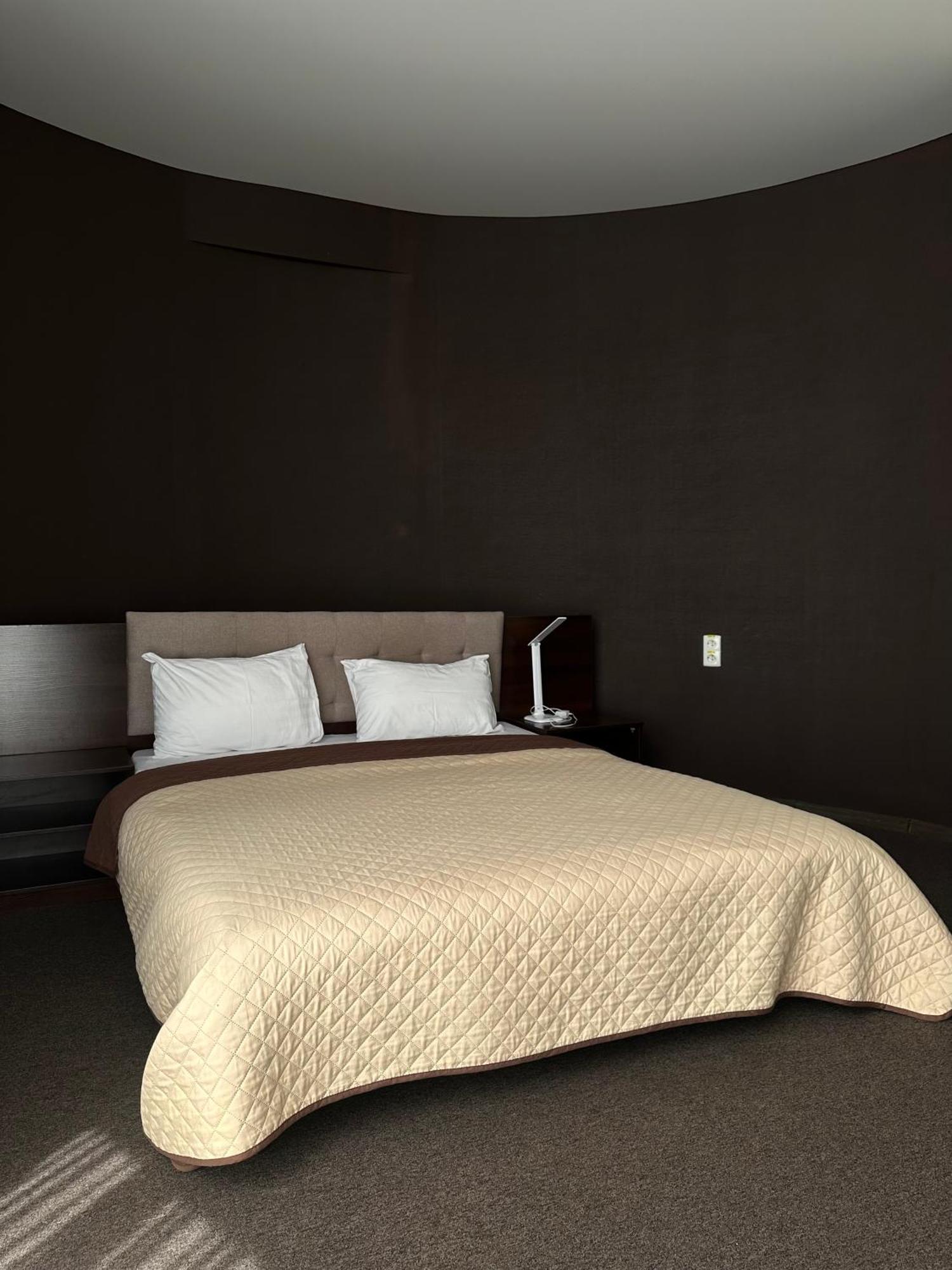 Hotel Atmosphere Полтава Екстериор снимка