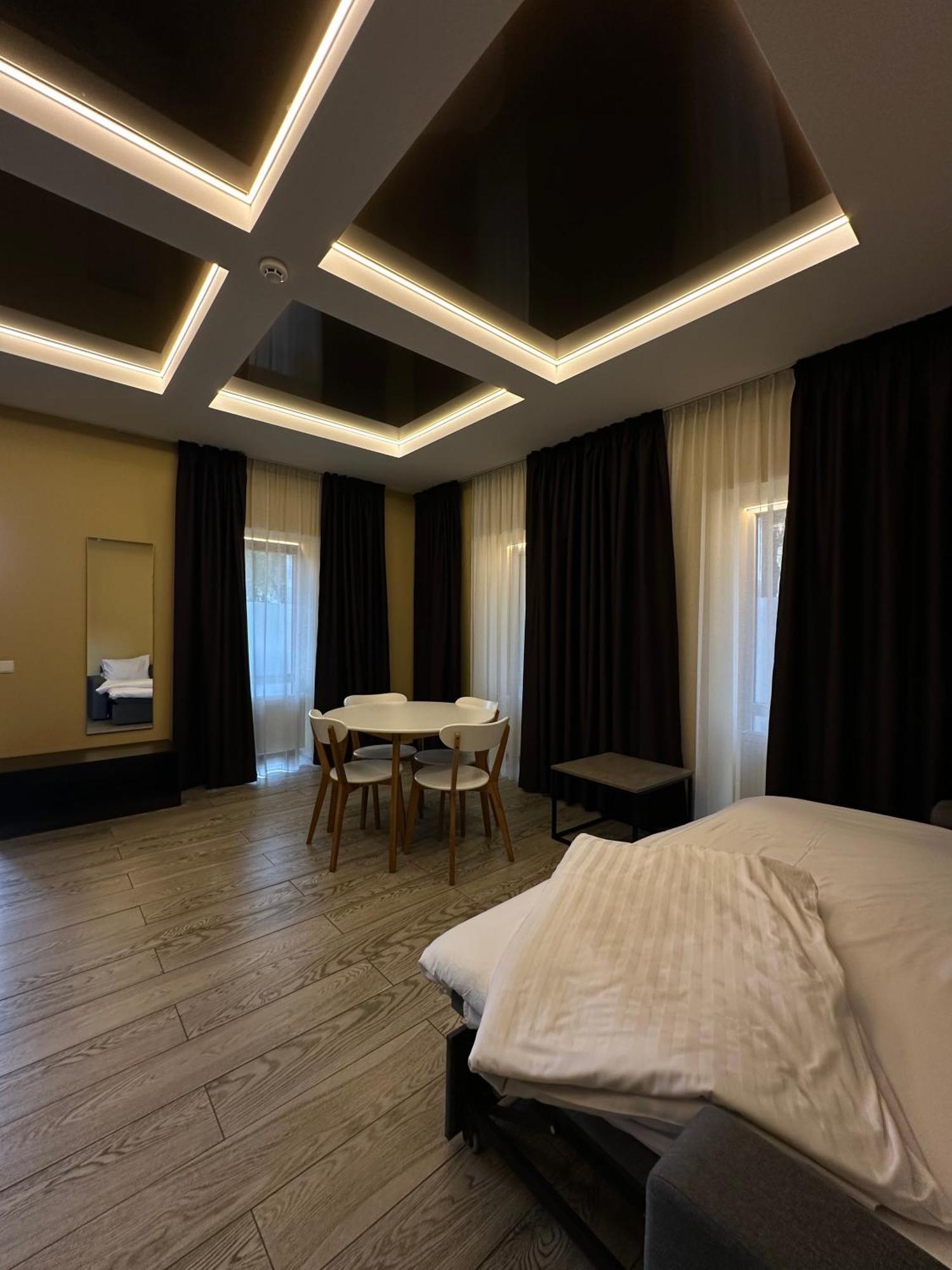 Hotel Atmosphere Полтава Екстериор снимка