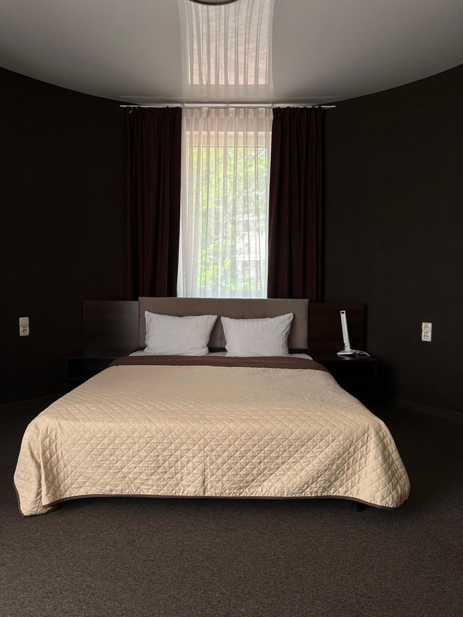 Hotel Atmosphere Полтава Екстериор снимка