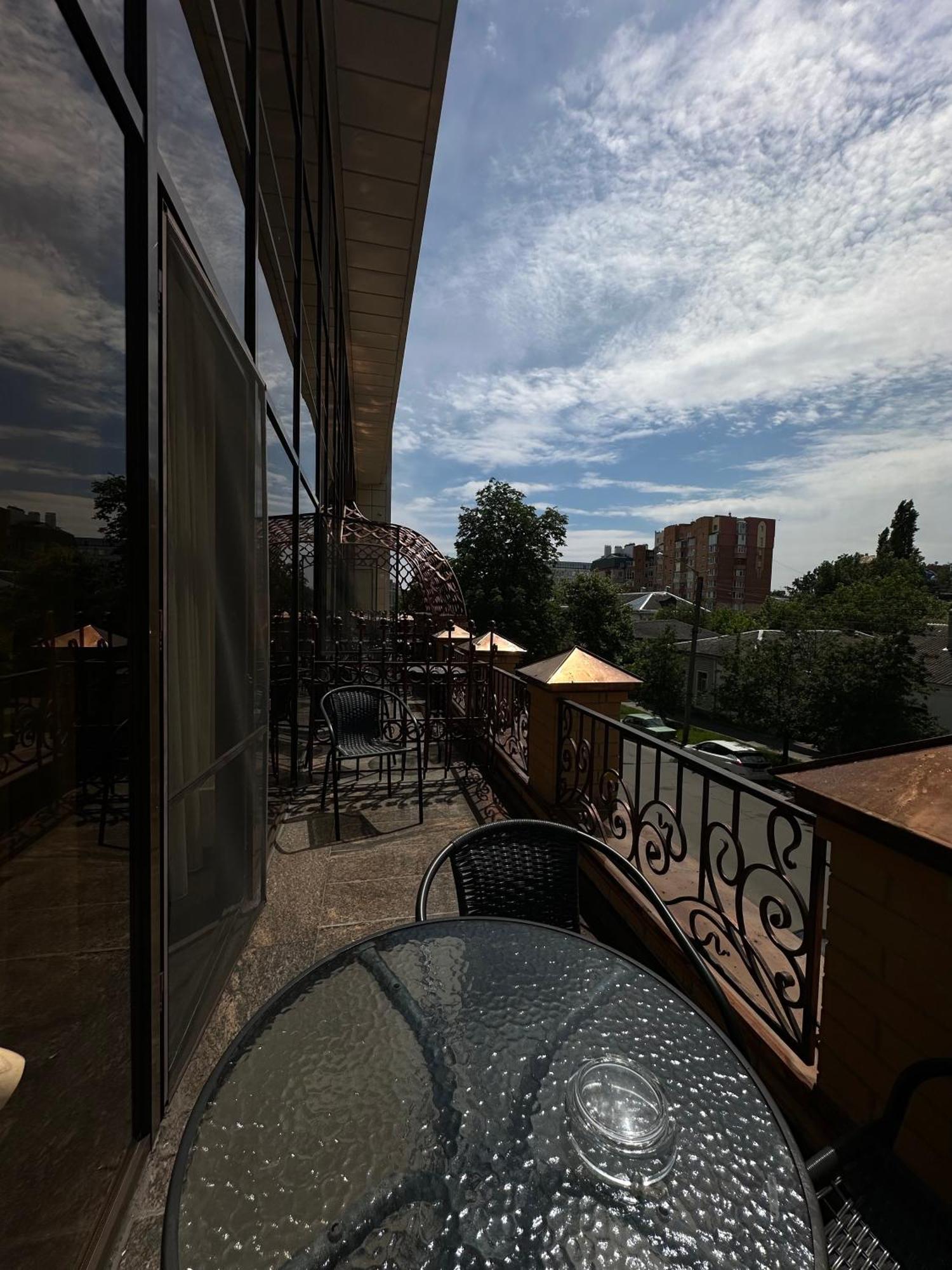 Hotel Atmosphere Полтава Екстериор снимка